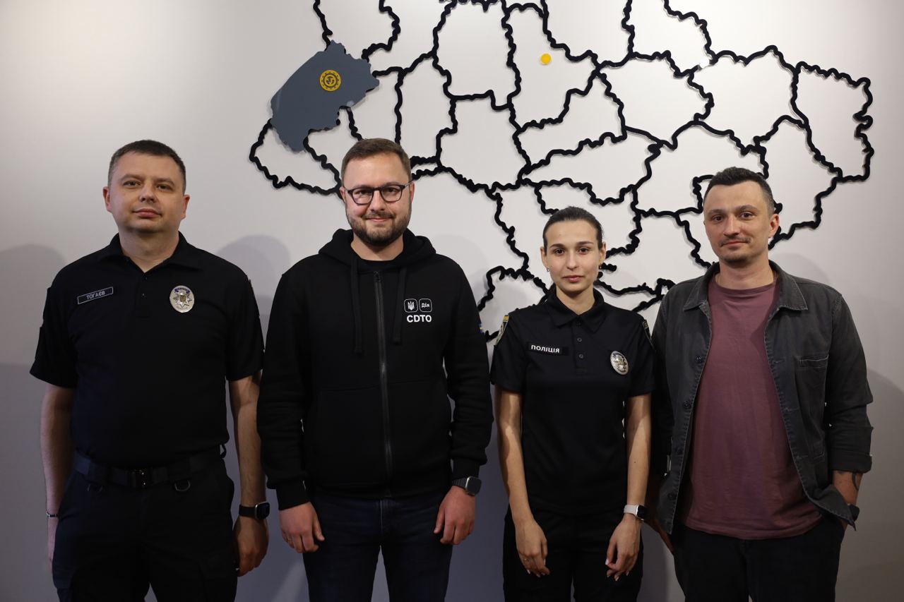 На Львівщині відбувся брифінг щодо безпеки дітей в інтернеті та захисту мережі освітніх закладів від кіберзагроз